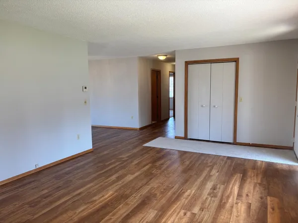 $321,900 | 114 Oak Ridge Road, Fairmont, MN 56031