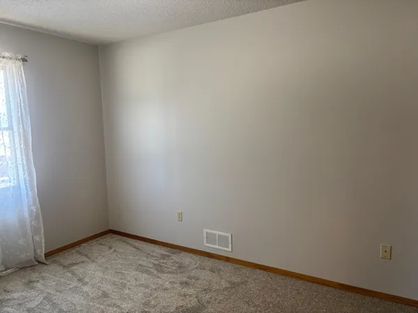 $321,900 | 114 Oak Ridge Road, Fairmont, MN 56031