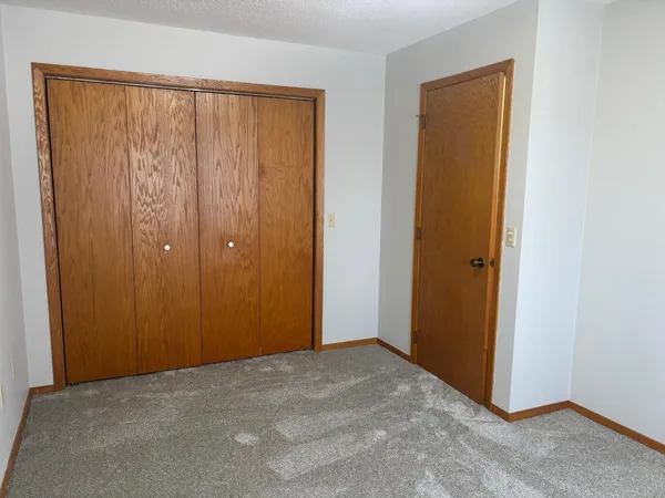 $321,900 | 114 Oak Ridge Road, Fairmont, MN 56031