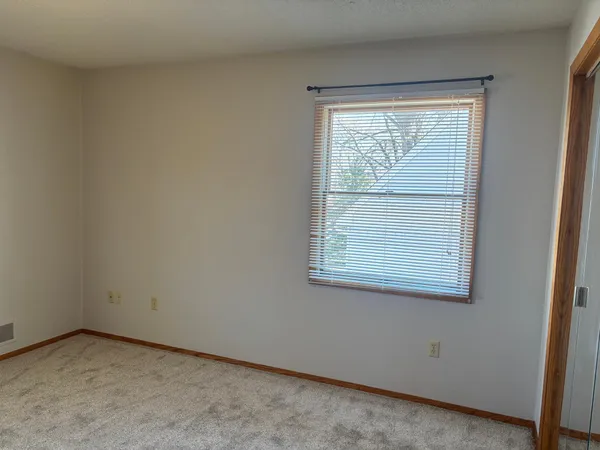 $321,900 | 114 Oak Ridge Road, Fairmont, MN 56031