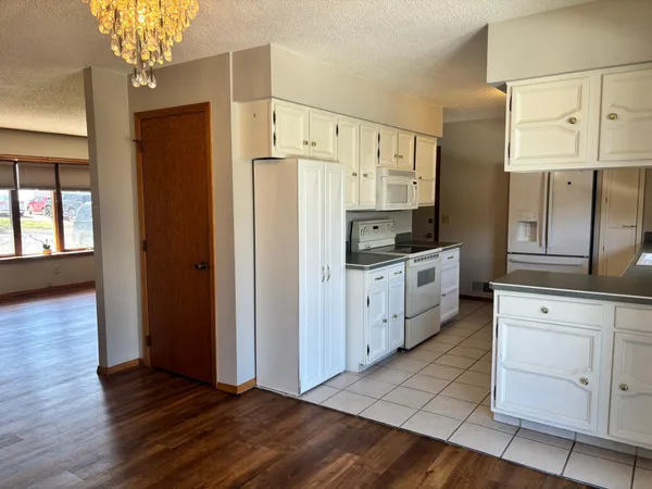 $321,900 | 114 Oak Ridge Road, Fairmont, MN 56031