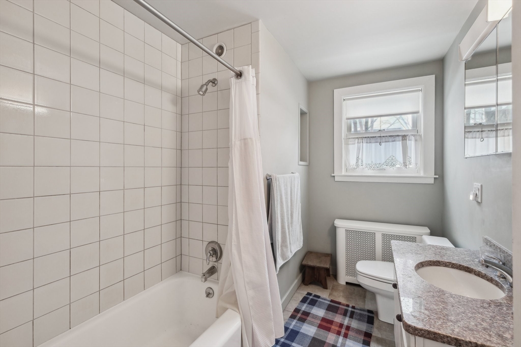 47 Florence Street Hudson, MA 01749 - Photo 15 of 42