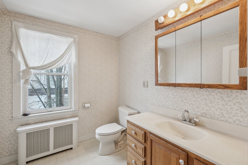 47 Florence Street Hudson, MA 01749 - Photo 25 of 42