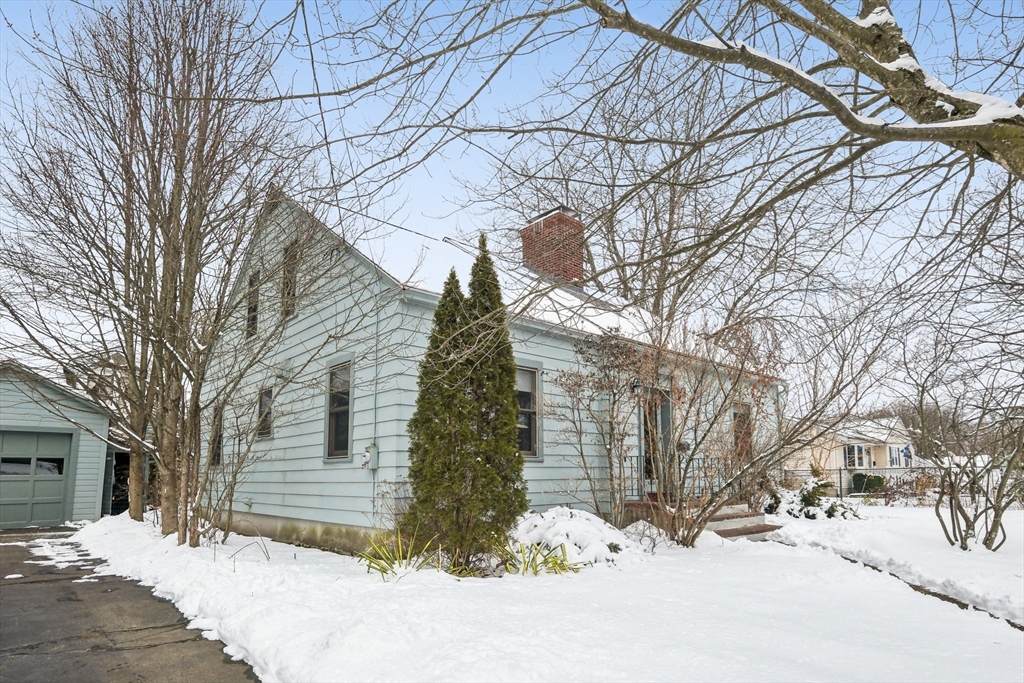 47 Florence Street Hudson, MA 01749 - Photo 3 of 42