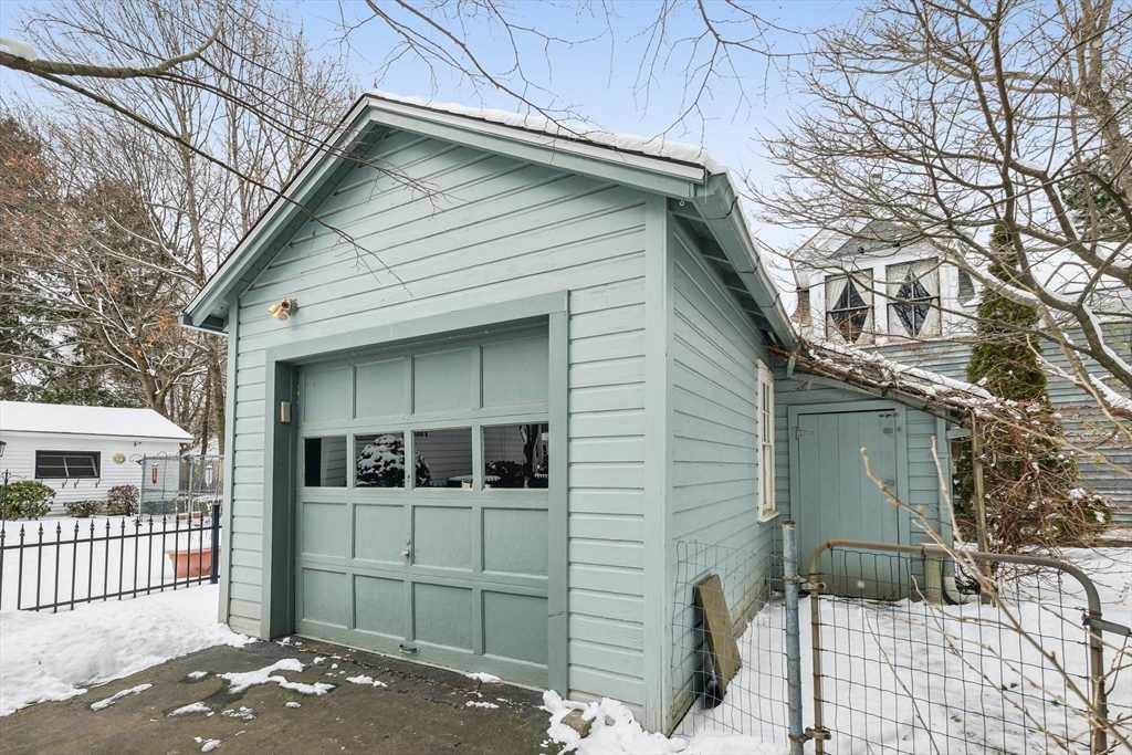 47 Florence Street Hudson, MA 01749 - Photo 35 of 42