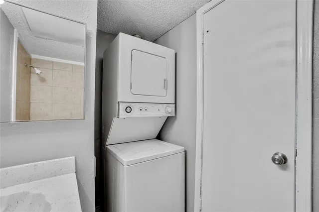 $1,225 | 9815 Walnut Street, Unit 214, Dallas, TX 75243