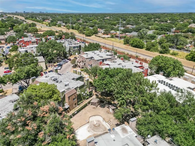 $1,225 | 9815 Walnut Street, Unit 214, Dallas, TX 75243