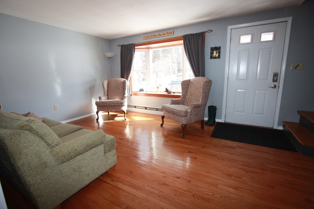 28 El Caney Road Worcester, MA 01603 - Photo 5 of 21