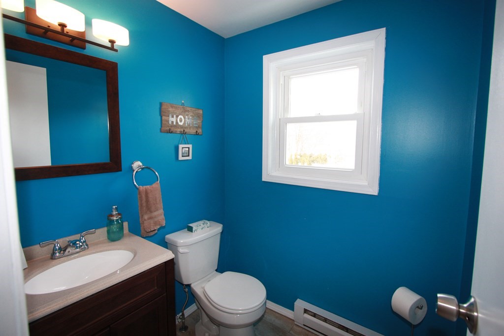 28 El Caney Road Worcester, MA 01603 - Photo 9 of 21