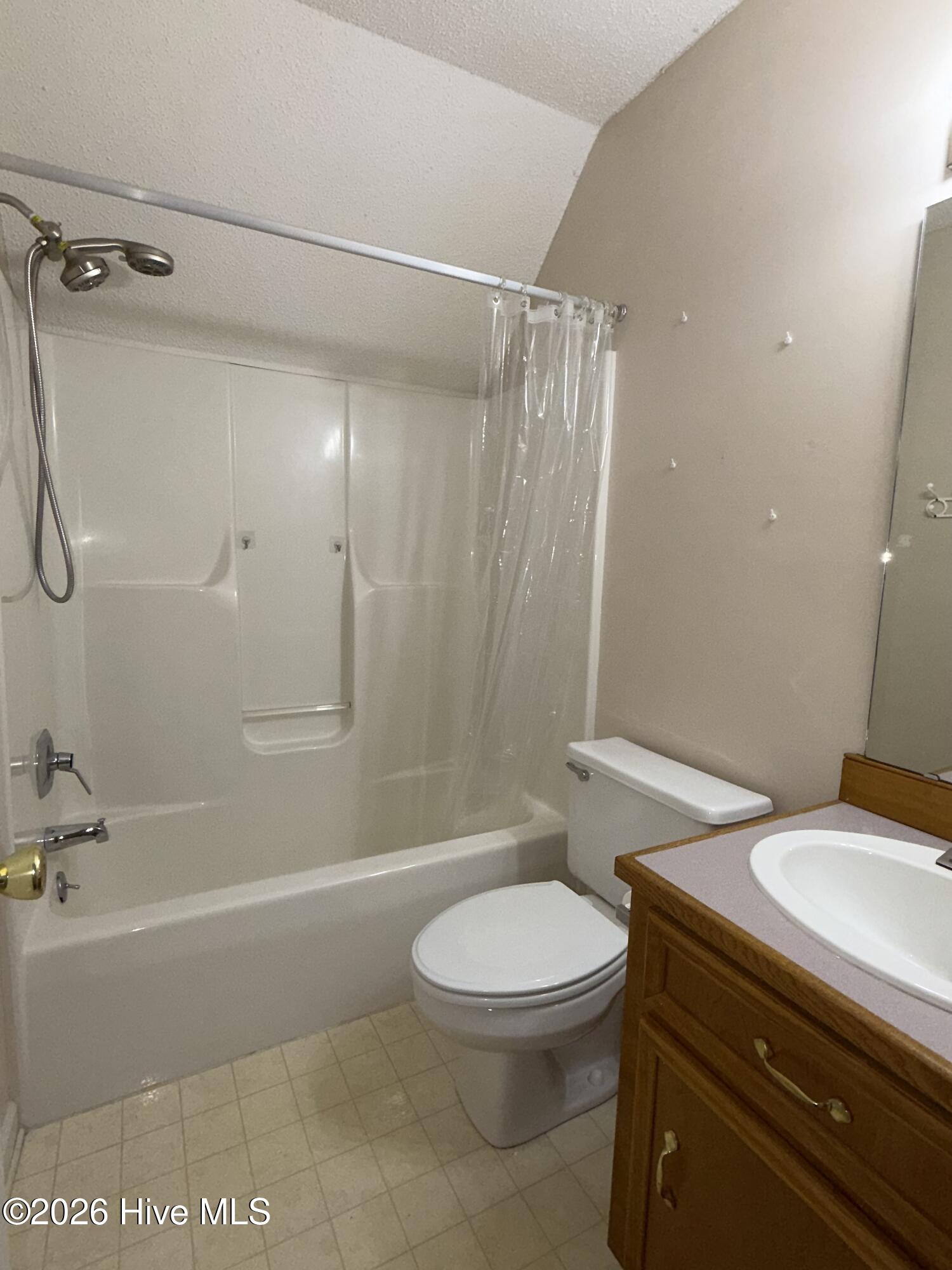 126 Edgewater Road Washington, NC 27889 - Photo 10 of 25 upstairs bath