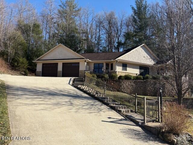 197 Evergreen Place Sparta, TN 38583 - Photo 3 of 36 Front Left