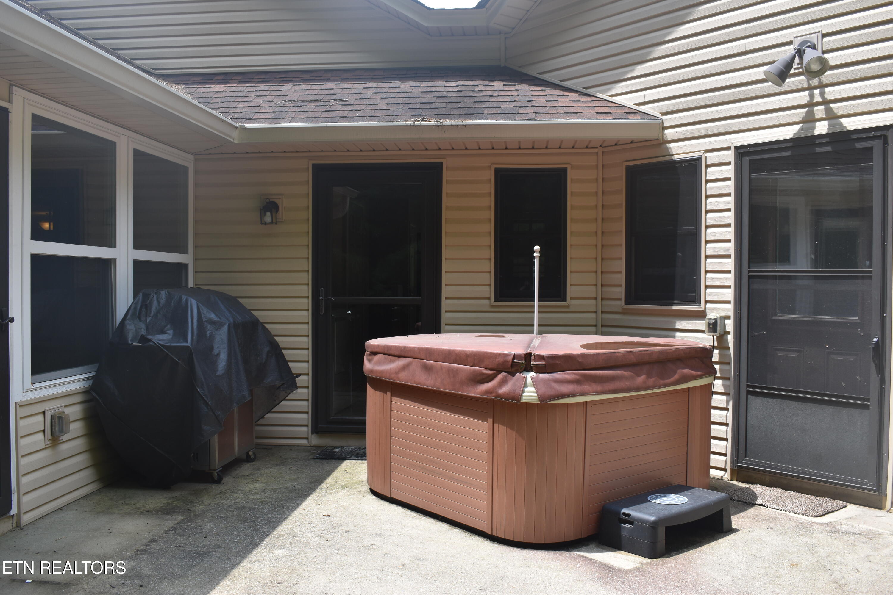 197 Evergreen Place Sparta, TN 38583 - Photo 36 of 36 DSC_0196