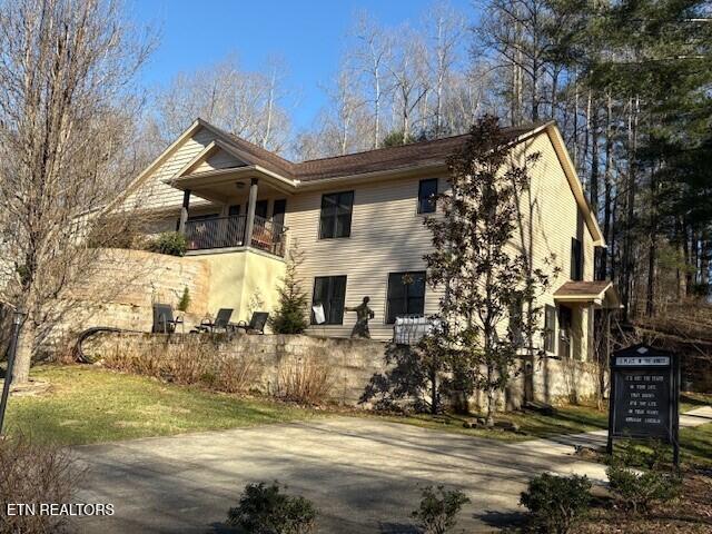 197 Evergreen Place Sparta, TN 38583 - Photo 4 of 36 Front Right