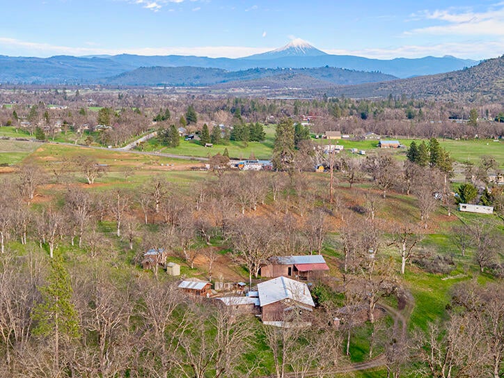 12322 Duggan Road White City, OR 97503 - Photo 13 of 20 DJI_20260309181003_0185_D