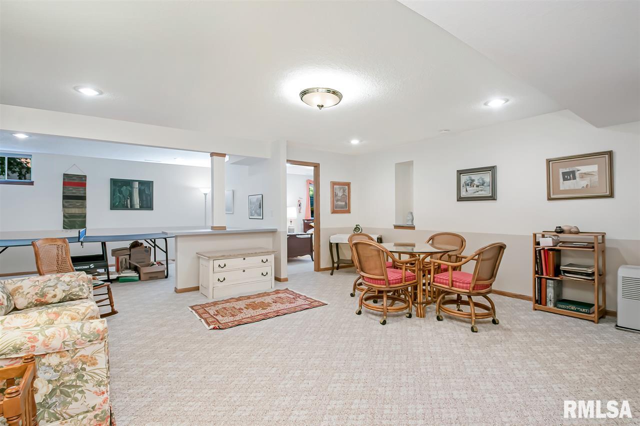 3400 Maplecrest Road Bettendorf, IA 52722 - Photo 18 of 28 Gallery Image 18
