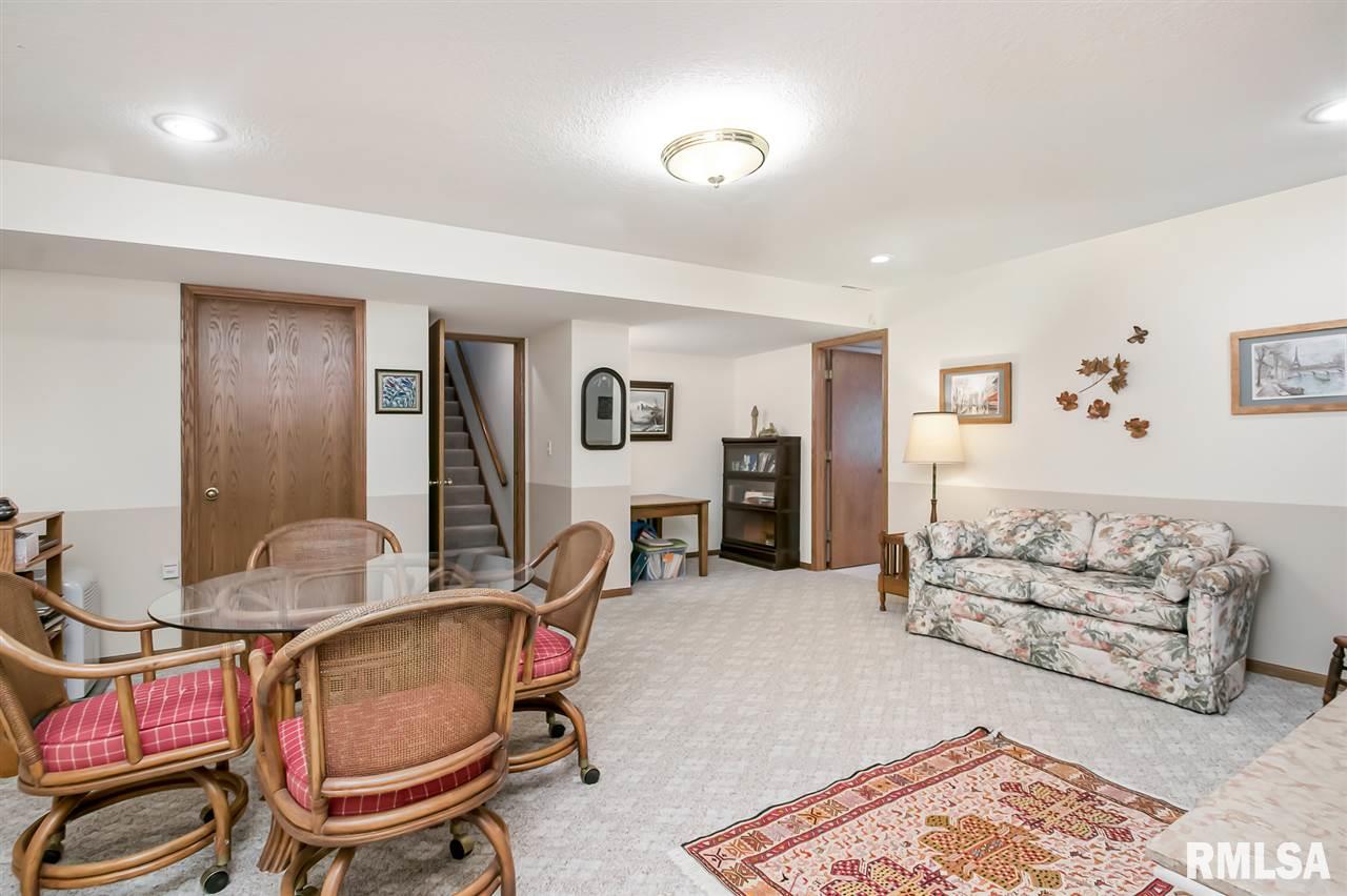 3400 Maplecrest Road Bettendorf, IA 52722 - Photo 19 of 28 Gallery Image 19