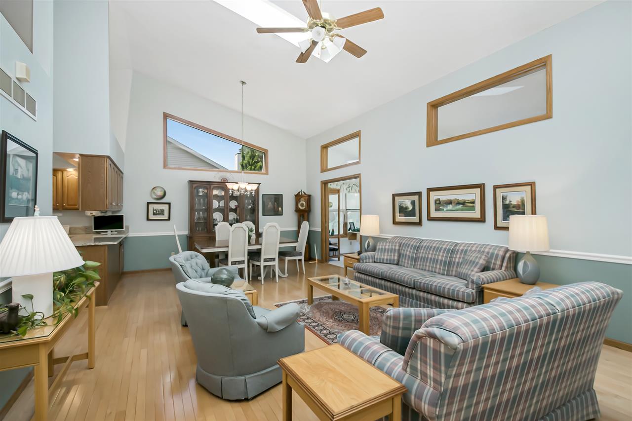 3400 Maplecrest Road Bettendorf, IA 52722 - Photo 4 of 28 Gallery Image 4