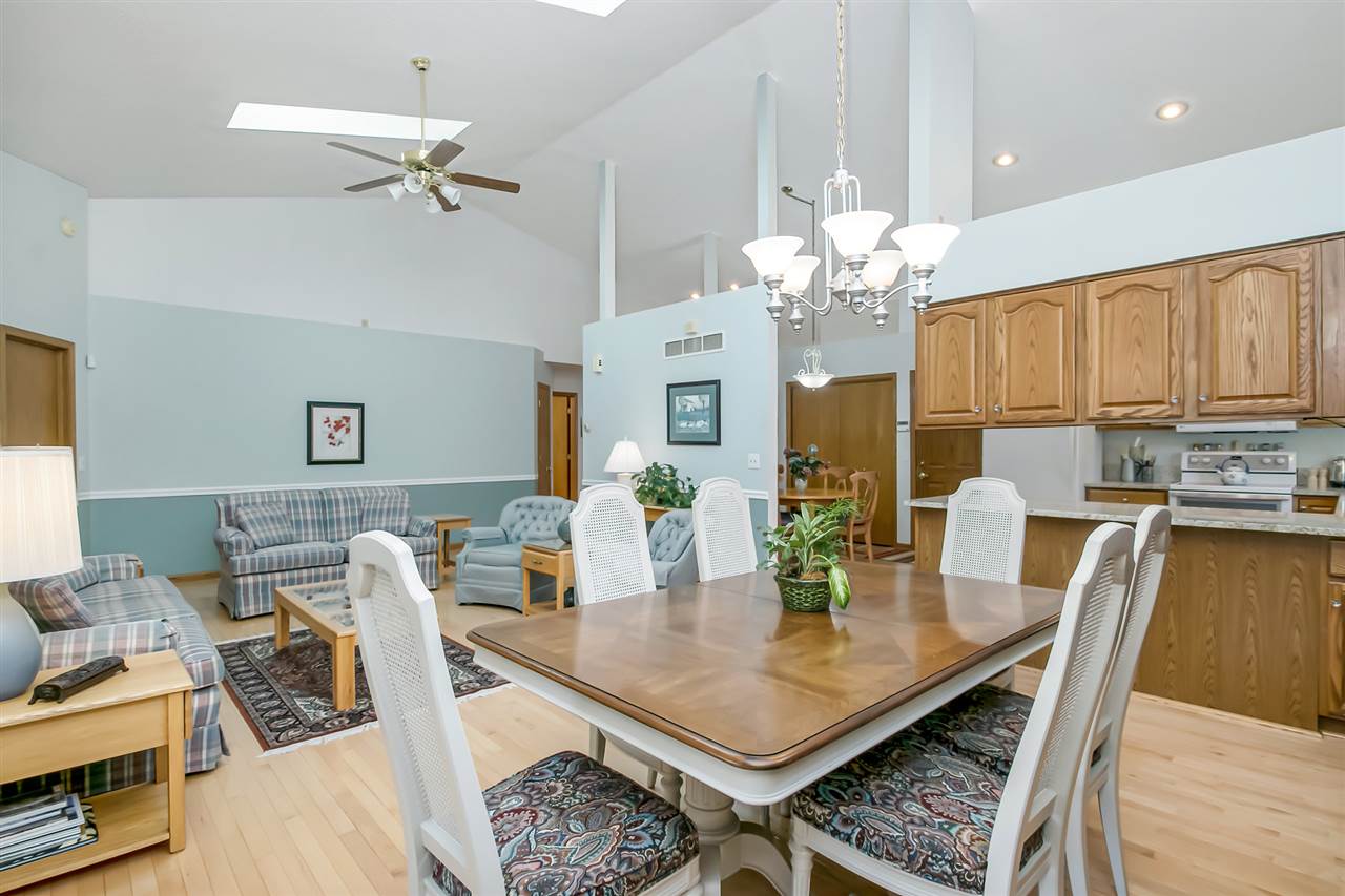 3400 Maplecrest Road Bettendorf, IA 52722 - Photo 6 of 28 Gallery Image 6