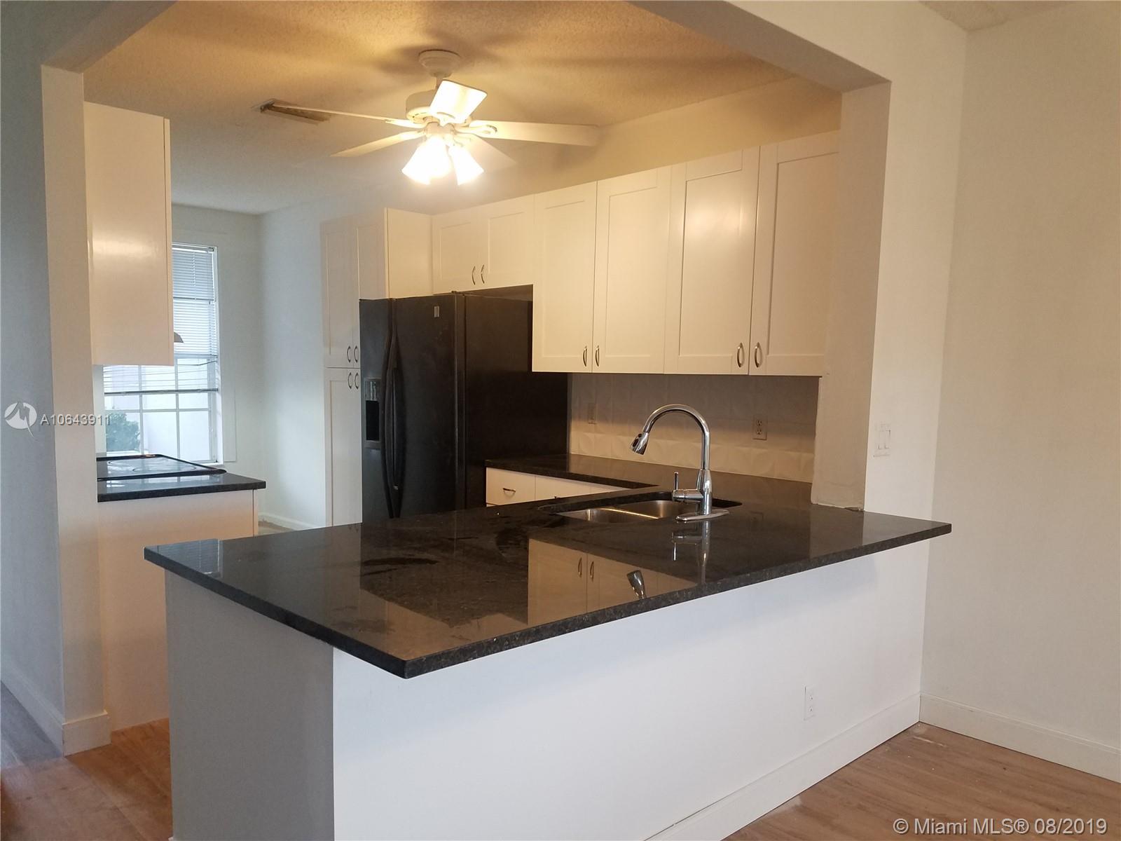 10221 Vía Hibiscus, Unit 2 Boca Raton, FL 33428 - Photo 3 of 36 Gallery Image 3