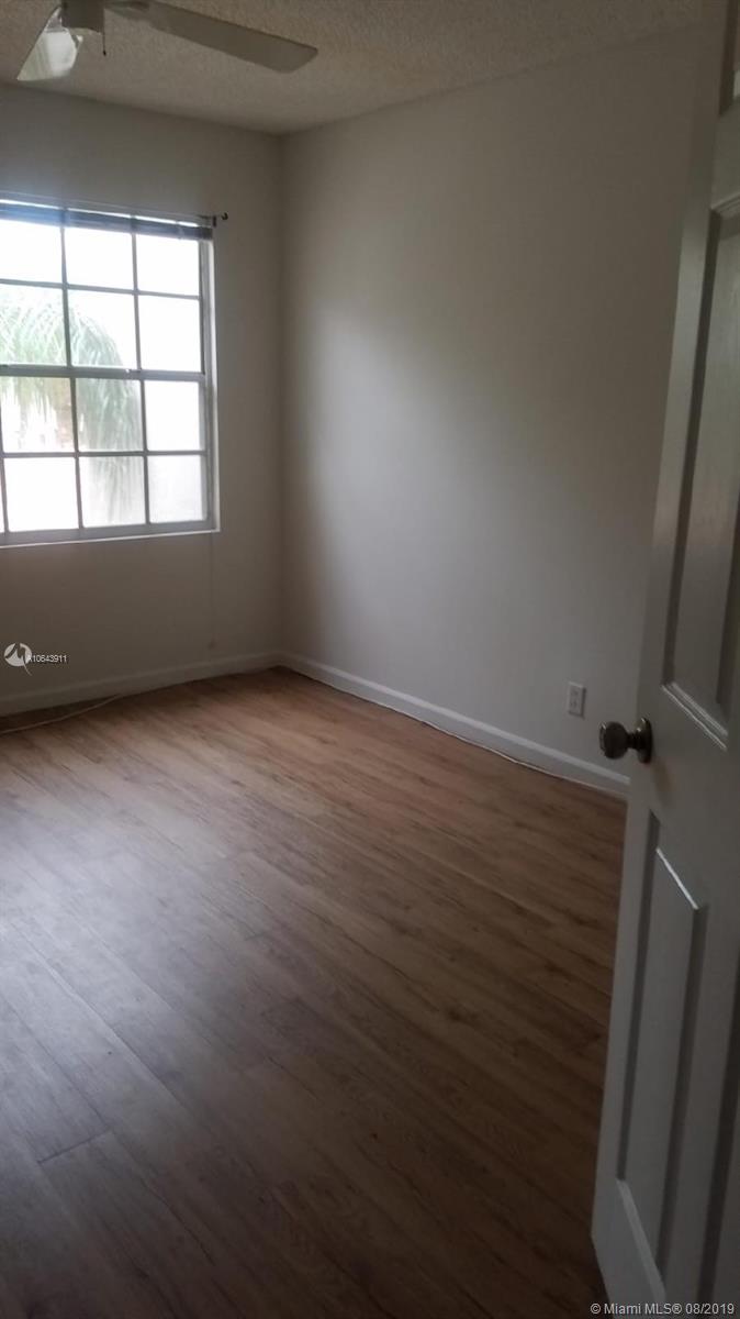 10221 Vía Hibiscus, Unit 2 Boca Raton, FL 33428 - Photo 6 of 36 Gallery Image 6