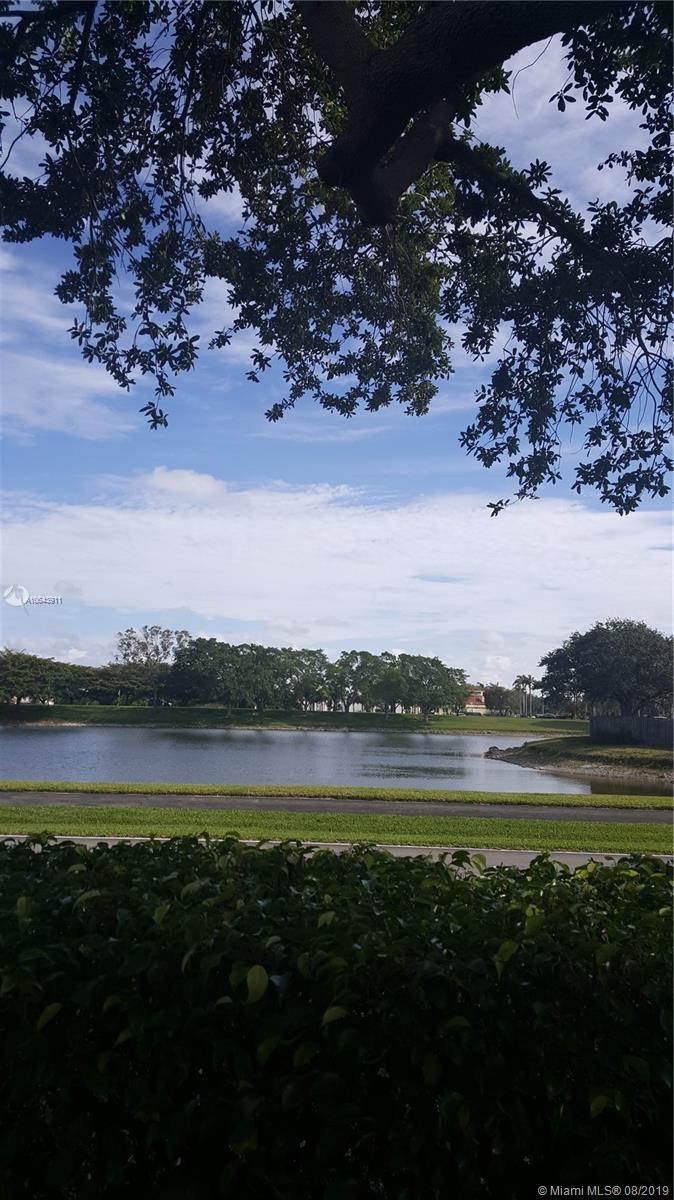 10221 Vía Hibiscus, Unit 2 Boca Raton, FL 33428 - Photo 10 of 36 Gallery Image 10
