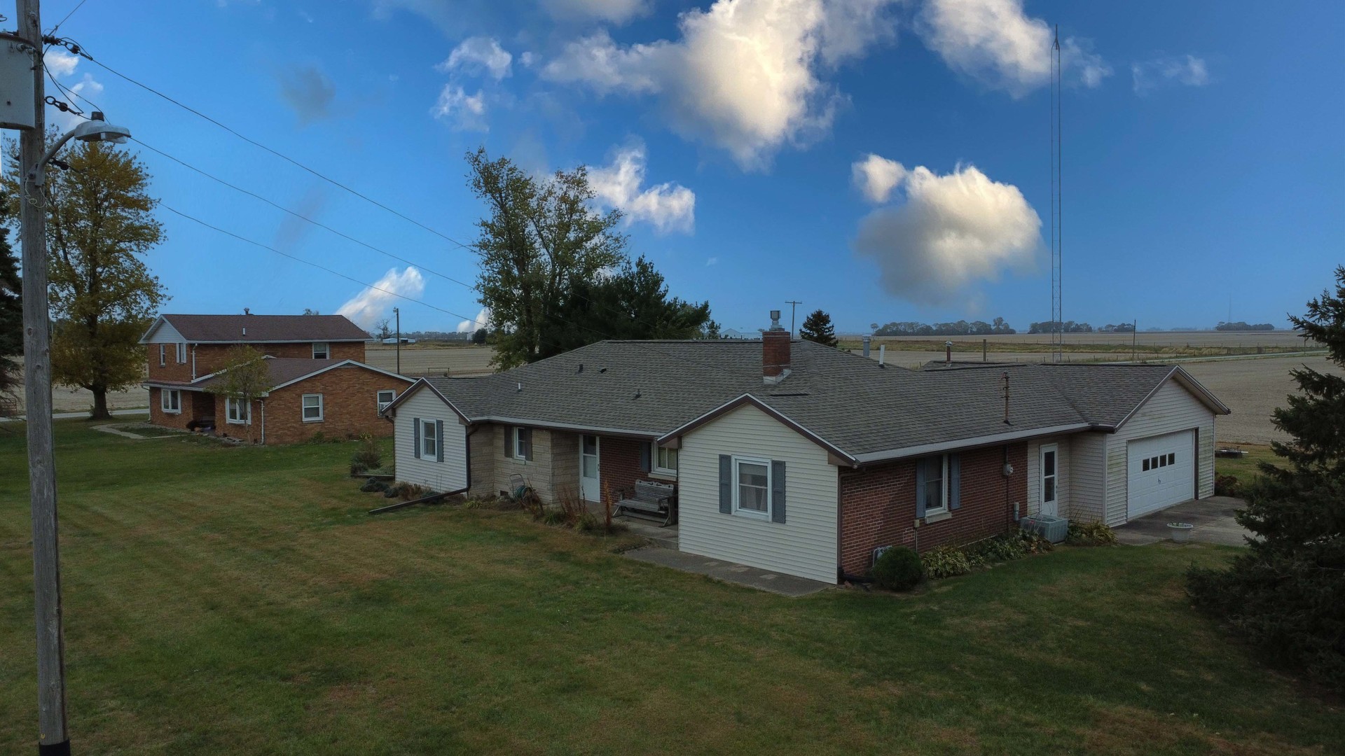 1505 North 2000 East Road Watseka, IL 60970 - Photo 3 of 39 a aerial view of a house next to a yard