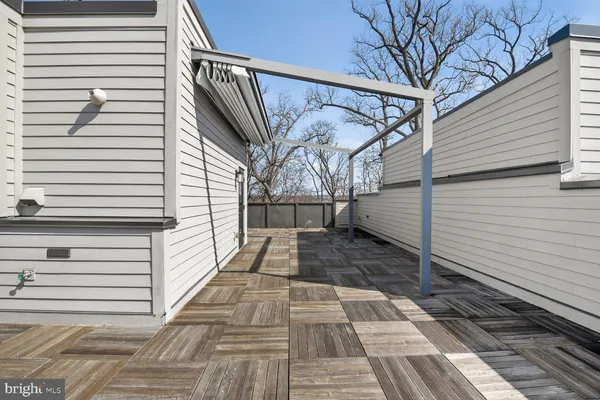 a view of a pathway of a house