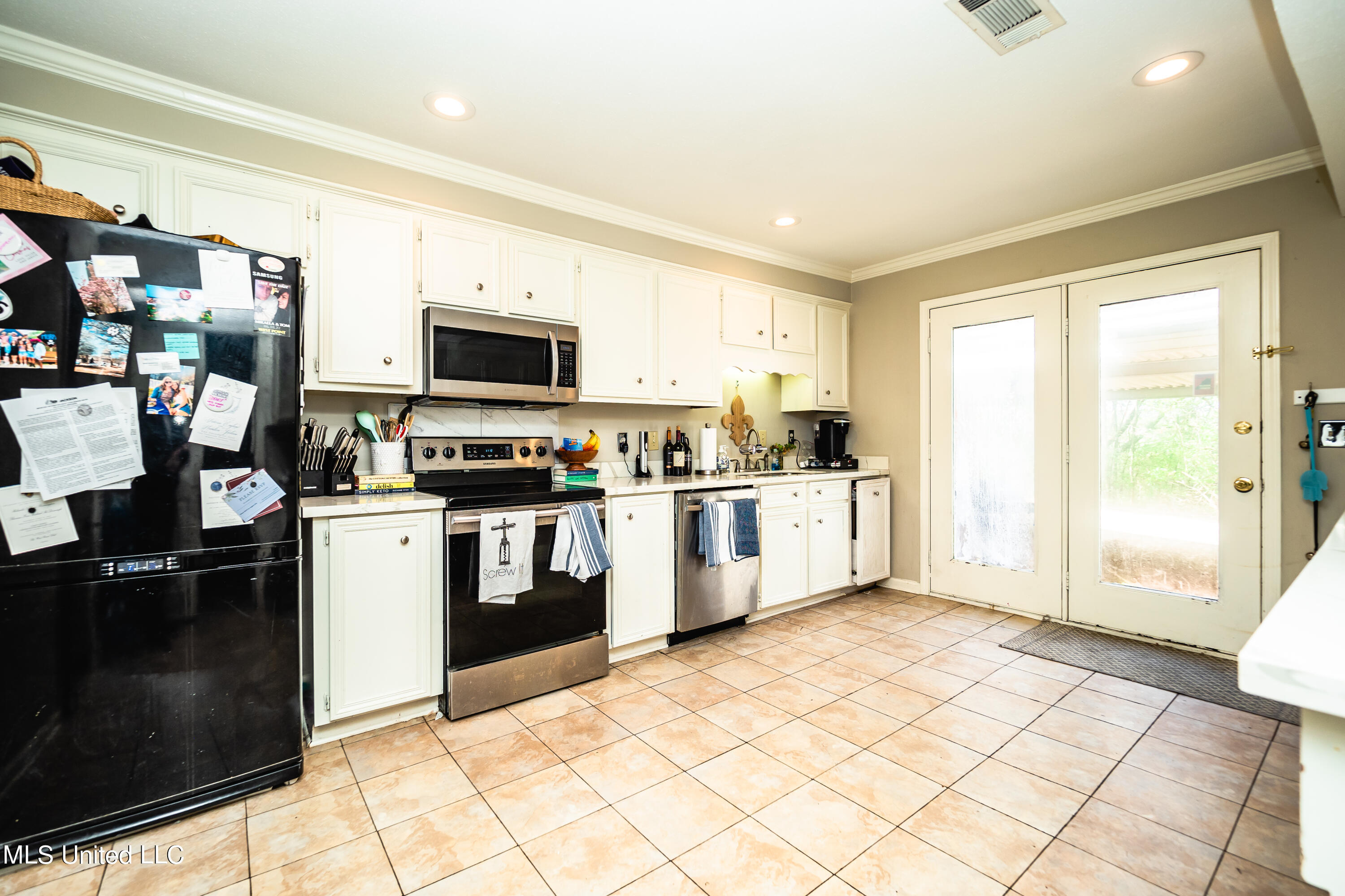4233 Roxbury Road Jackson, MS 39211 - Photo 5 of 20 P3130115