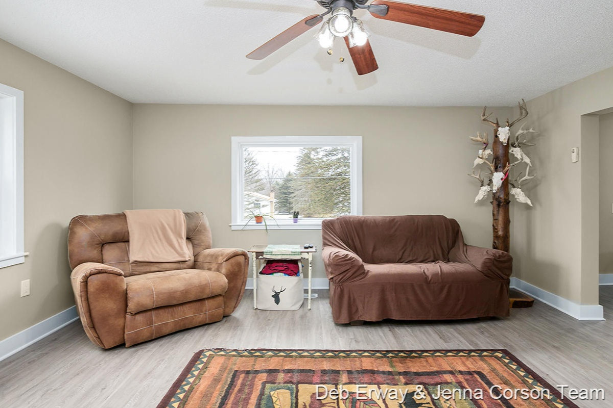 180 Powell Road Hastings, MI 49058 - Photo 5 of 27 IMG_1003