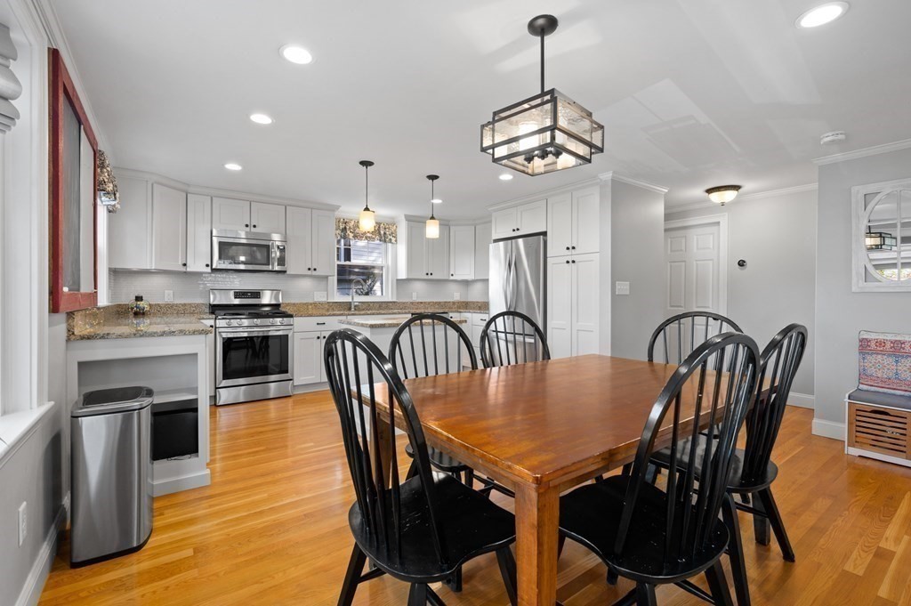 43 Douglas Road Lynnfield, MA 01940 - Photo 8 of 32 Gallery Image 8