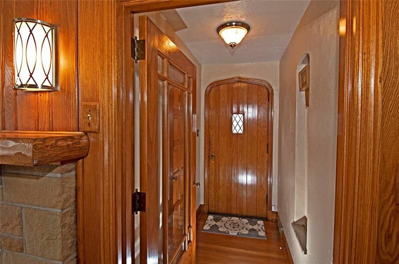 1350 Greentree Road Pittsburgh, PA 15220 - Photo 3 of 25 Gallery Image 3