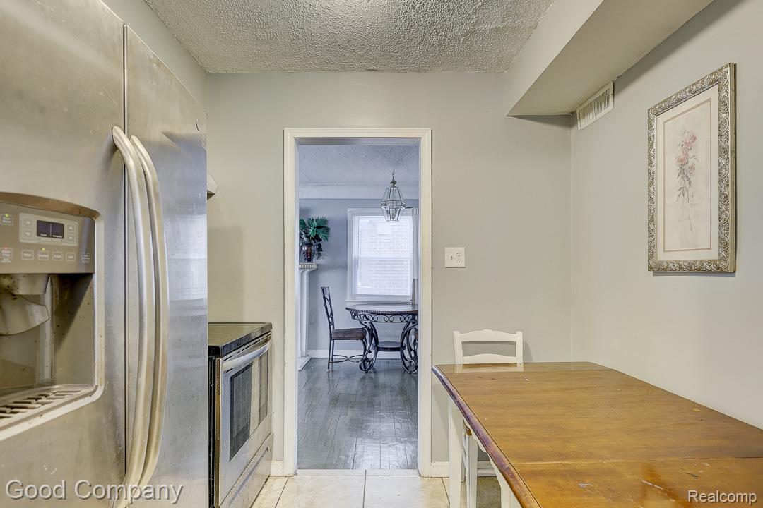 18669 Coyle Street Detroit, MI 48235 - Photo 13 of 41 18669 Coyle St.-12.jpg