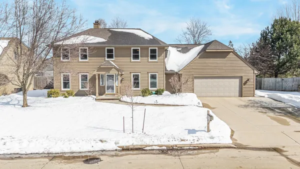 $450,000 | 1734 South Rebecca Lane, Appleton, WI 54915