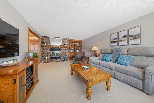 $450,000 | 1734 South Rebecca Lane, Appleton, WI 54915