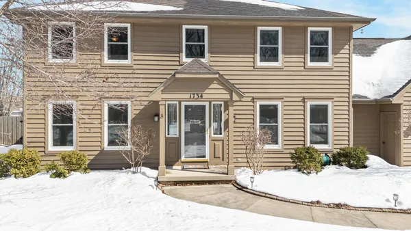 $450,000 | 1734 South Rebecca Lane, Appleton, WI 54915