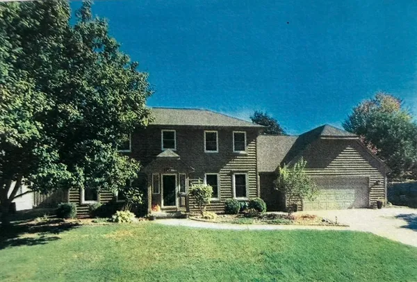 $450,000 | 1734 South Rebecca Lane, Appleton, WI 54915