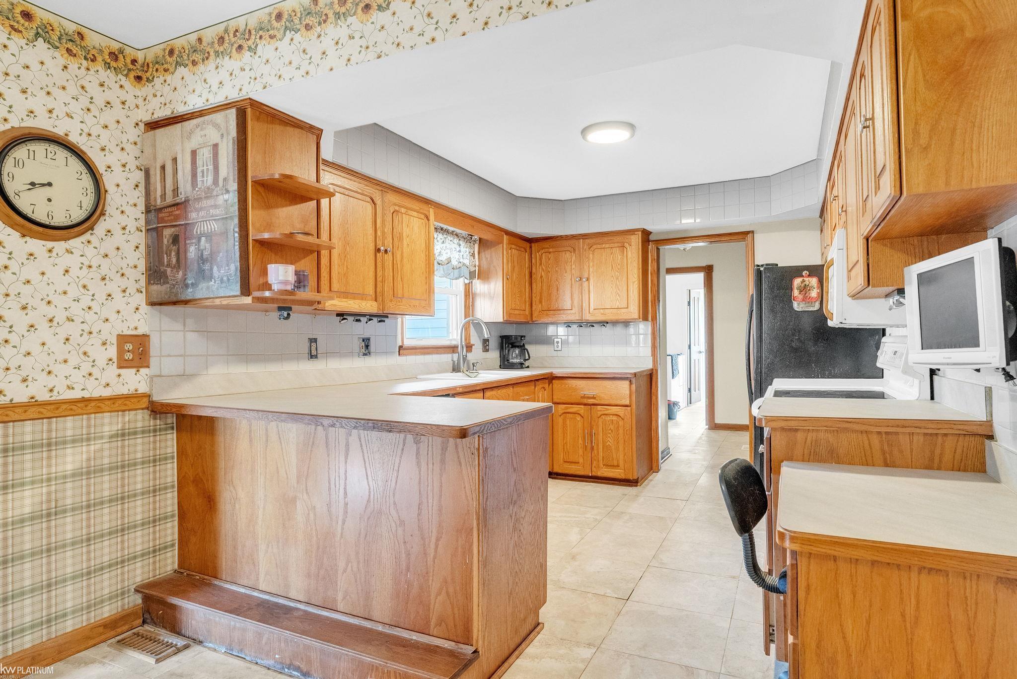 9505 Dolan Road Columbus, MI 48063 - Photo 5 of 34