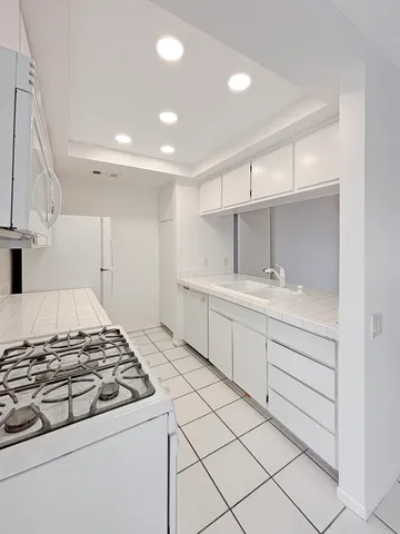 $2,100 | 63 Lakeview Circle, Cathedral City, CA 92234