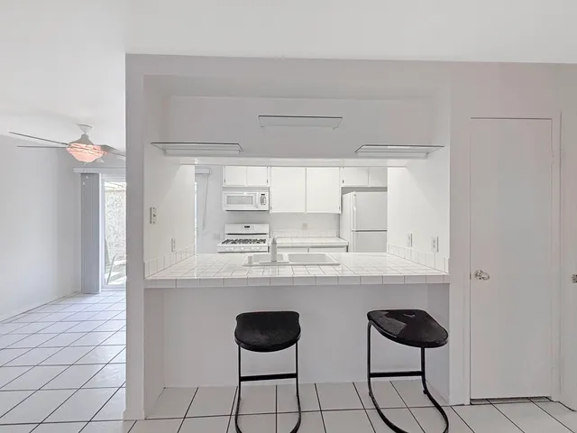 $2,100 | 63 Lakeview Circle, Cathedral City, CA 92234