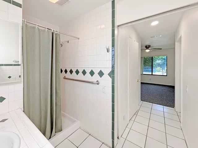 $2,100 | 63 Lakeview Circle, Cathedral City, CA 92234