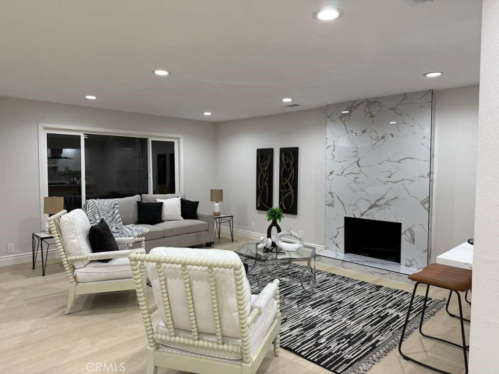 5137 Peacock Lane Riverside, CA 92505 - Photo 3 of 69 Living Room 2