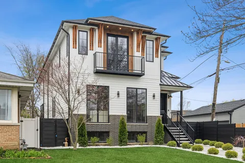 $2,600,000 | 6022 North Ionia Avenue, Chicago, IL 60646