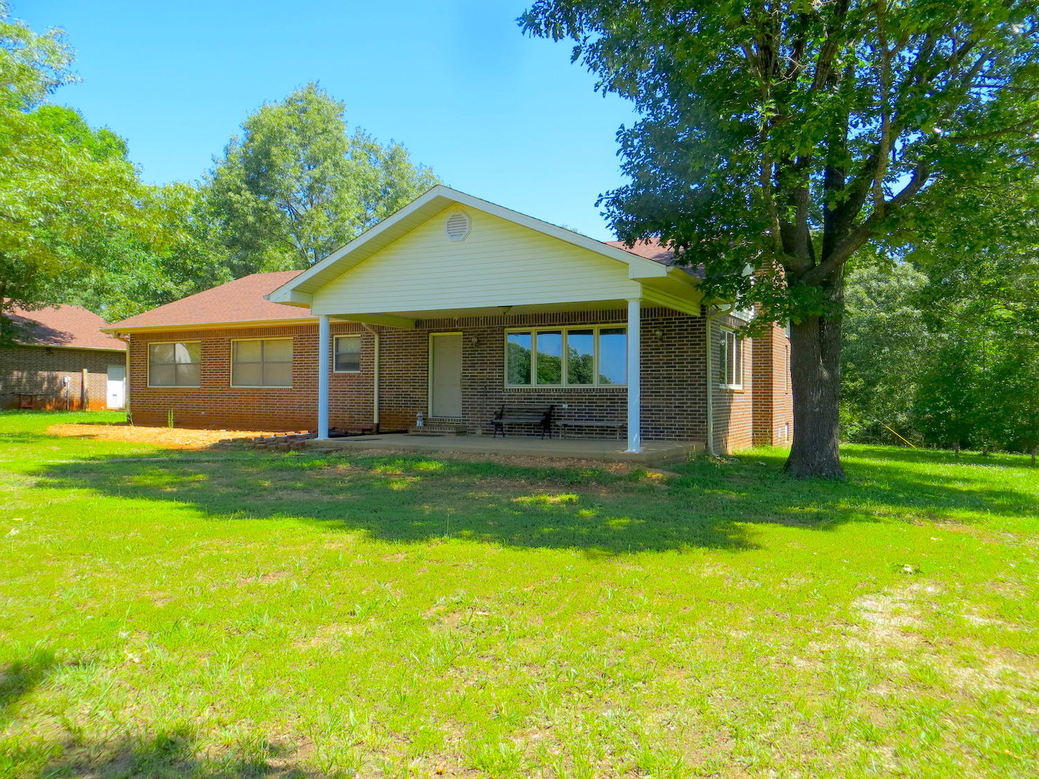 2277 Rural Route 2 Thayer, MO 65791 - Photo 1 of 1 country home for sale with acreage in th