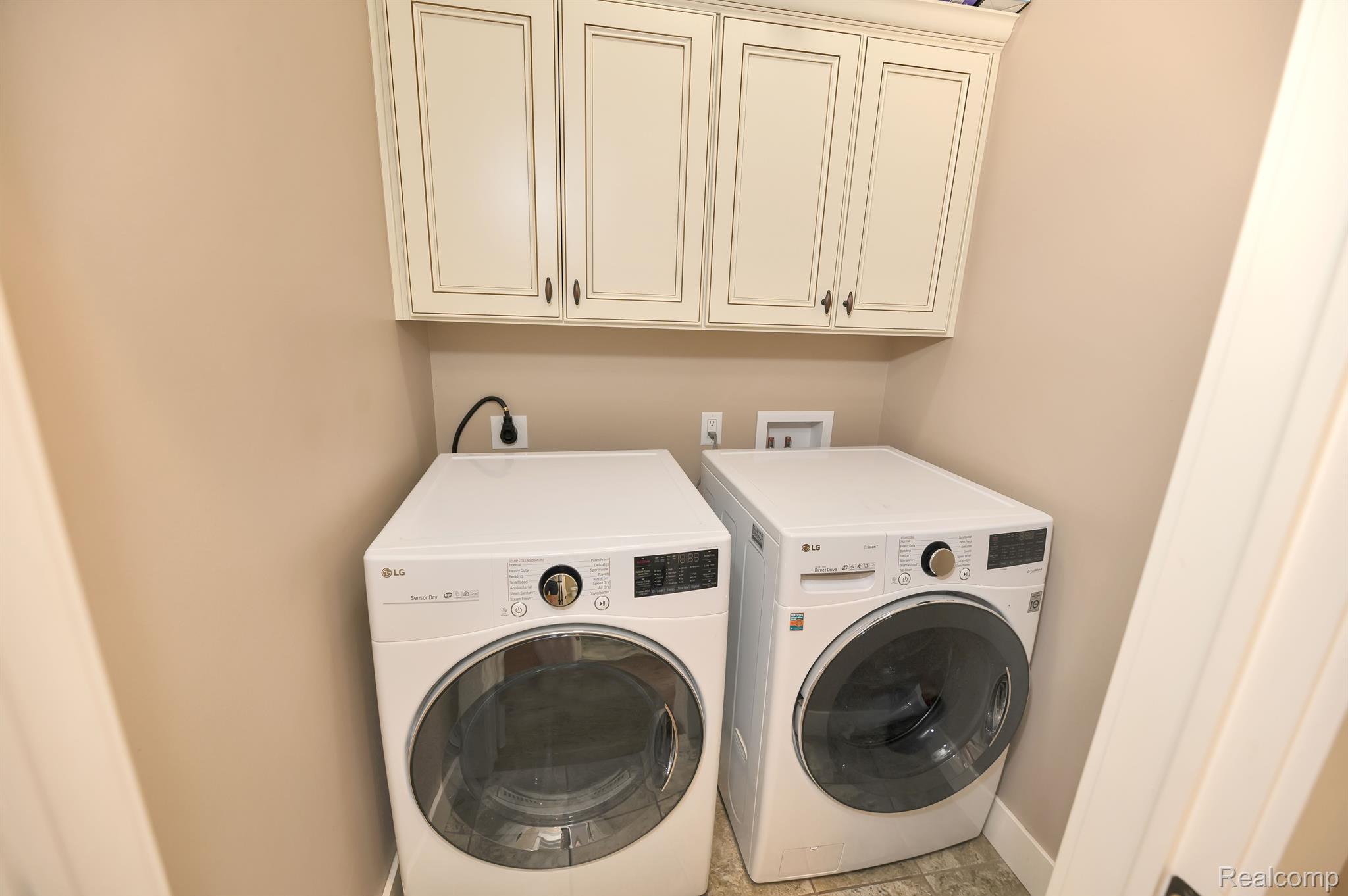 4516 McDowell Road Lapeer, MI 48446 - Photo 42 of 92 Main floor laundry- washer & dryer stay