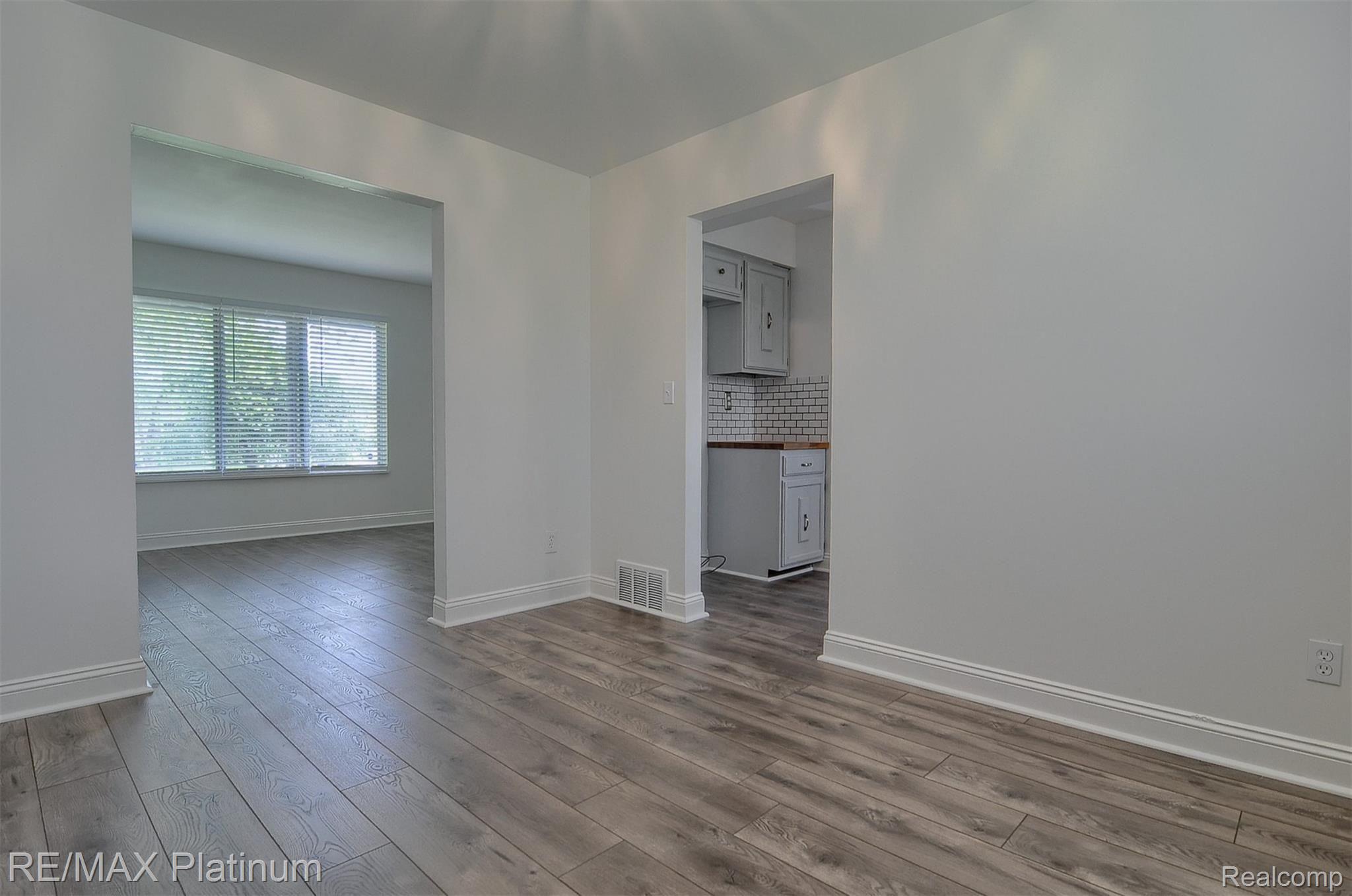 2421 Crane Road Fenton, MI 48430 - Photo 8 of 32 8-Dining Room 2nd View.jpg