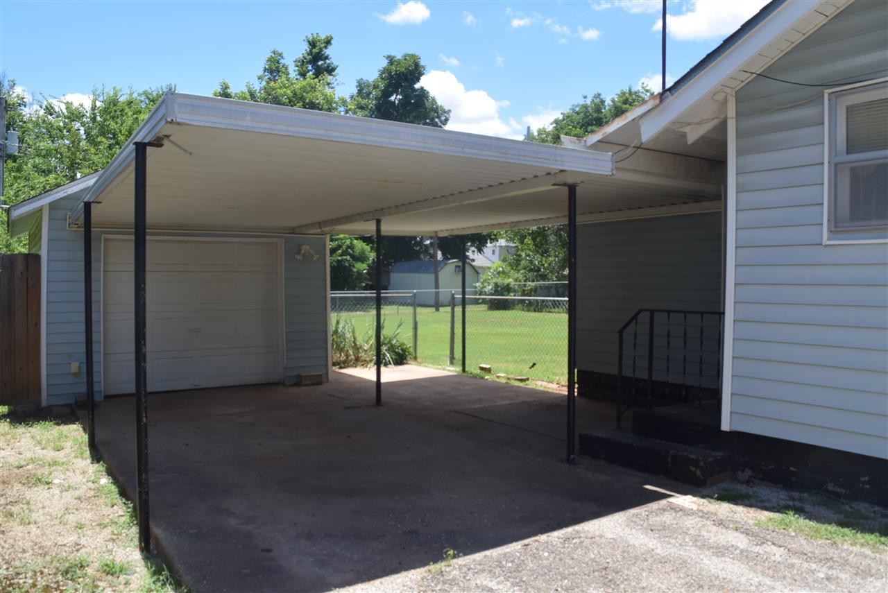 806 Locust Street Perry, OK 73077 - Photo 16 of 20 Gallery Image 16