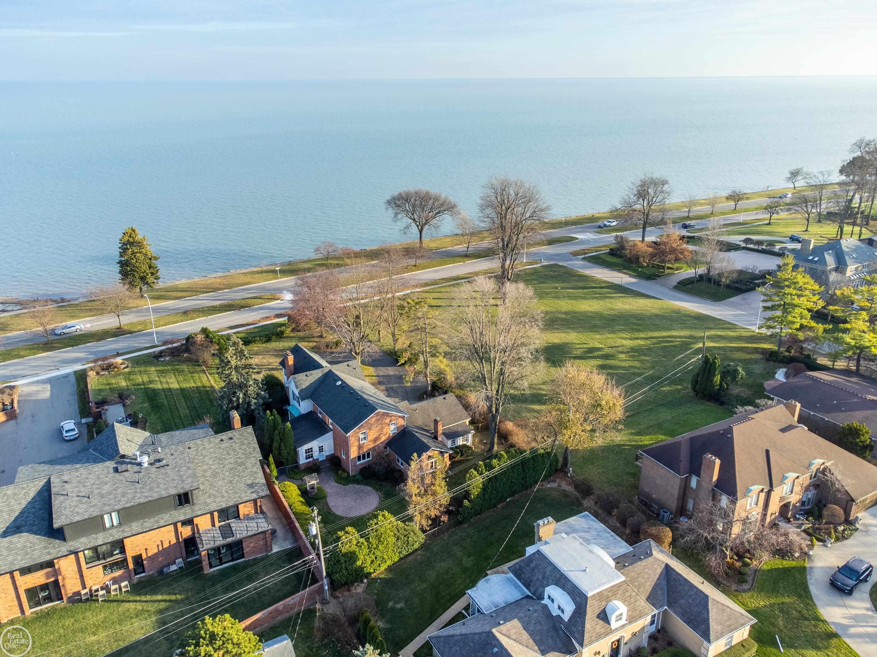 755 Lake Shore Road Grosse Pointe, MI 48236 - Photo 47 of 66 50097157-46.JPG