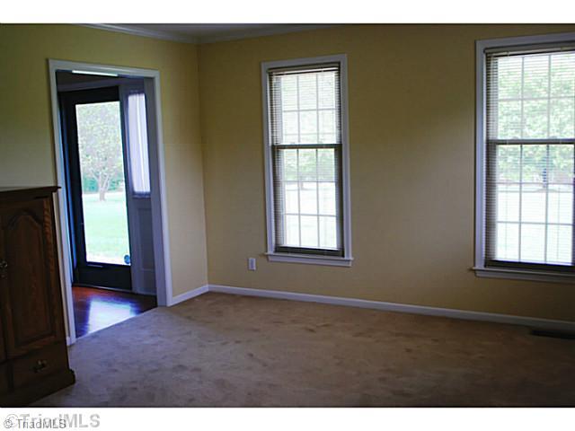 4291 River Ridge Road Pfafftown, NC 27040 - Photo 4 of 16 Living Room.