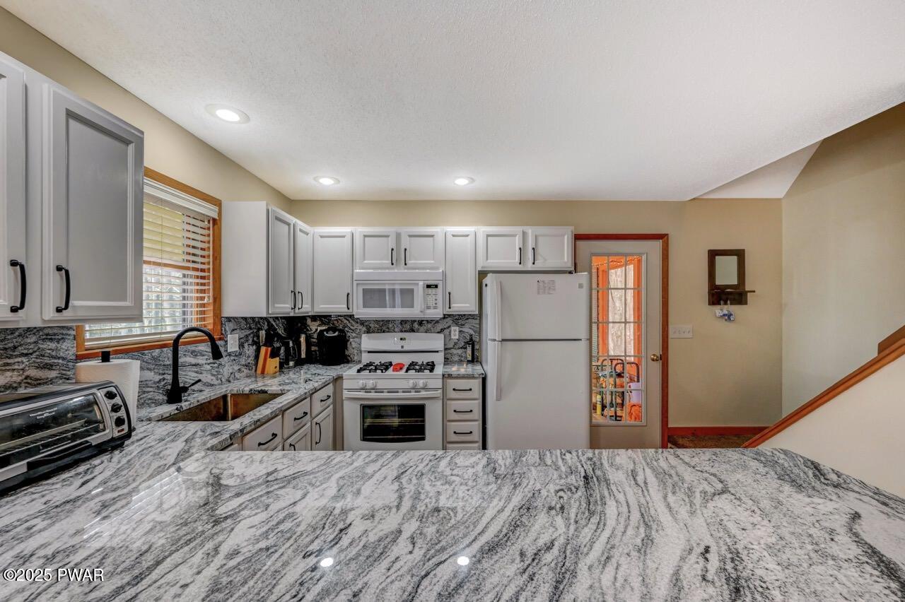 98 Roamingwood Road Lake Ariel, PA 18436 - Photo 22 of 63