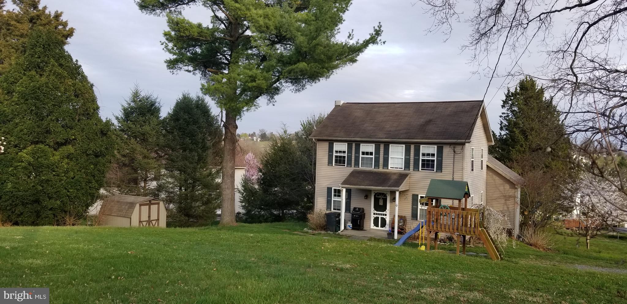 438 Rutts Road Elizabethtown, PA 17022 - Photo 32 of 34 Spacious Front Yard